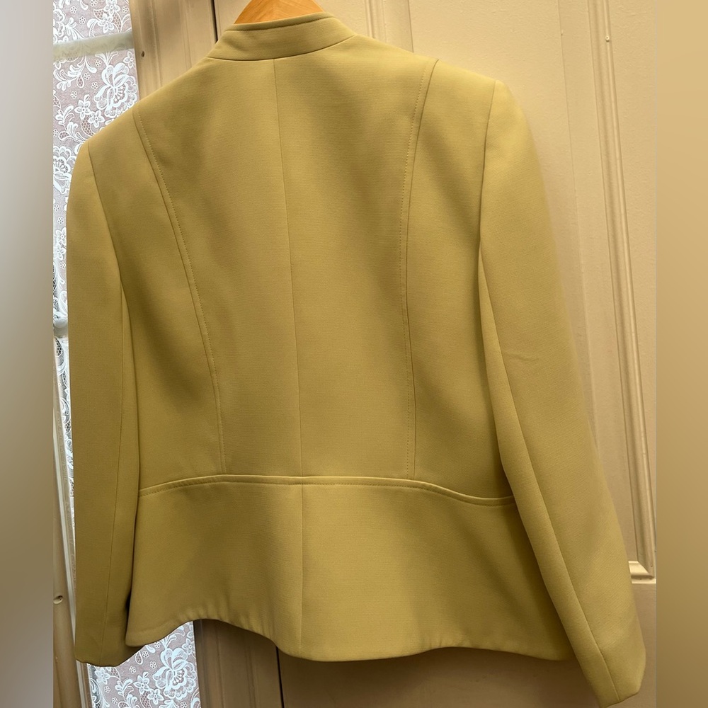 Tahari Women's Blazer - Picture 3 of 3